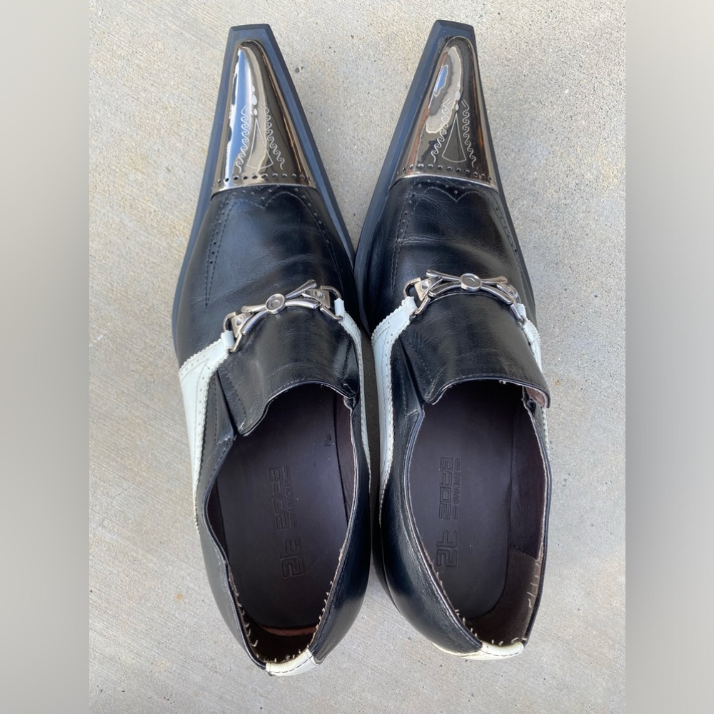 Mens 2T Zota Unique size 8 shoe.